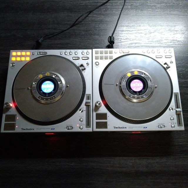 TECHNICS SLDZ1200 SILVER Pair Direct Drive Digital Turntable CDJ