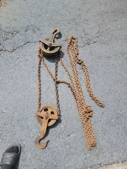 Vintage Yale & Towne Chain Hoist 1 Ton