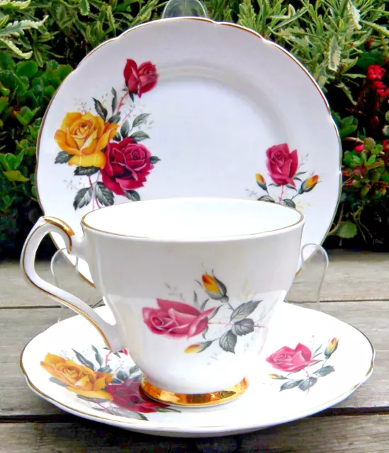 Quality WINDSOR Fine Bone China Tea Cup, Saucer & Plate  Trio 'ROSES'  C.1950s 3