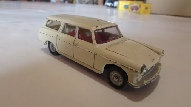 Peugeot 404 break DINKY TOYS n° 525, Made in France, entièrement d'origine