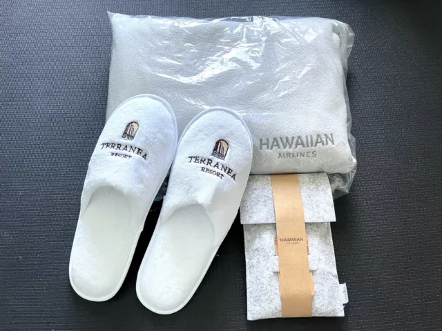 HAWAIIAN AIRLINES  ① Blanket & (Pillow ?)  ① Amenity / ① Slippers ❤️ SET Of 3