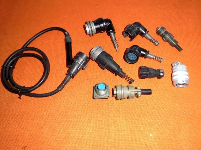 Stecker für historische Funktechnik