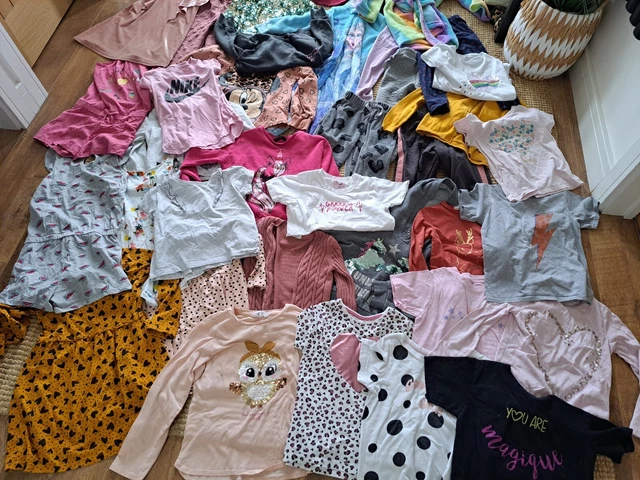 Huge BUNDLE of GIRLS CLOTHES age 5-6 years TSHIRTS leggings robe, jumpers 20