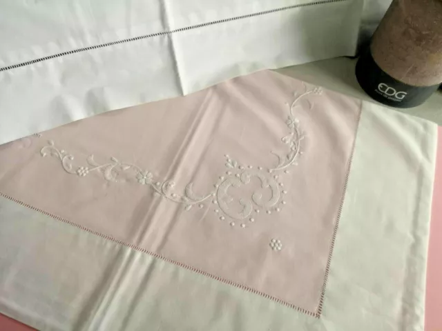 Drap brodé Pur Coton Percale avec Broderie Punto Plein à la Main