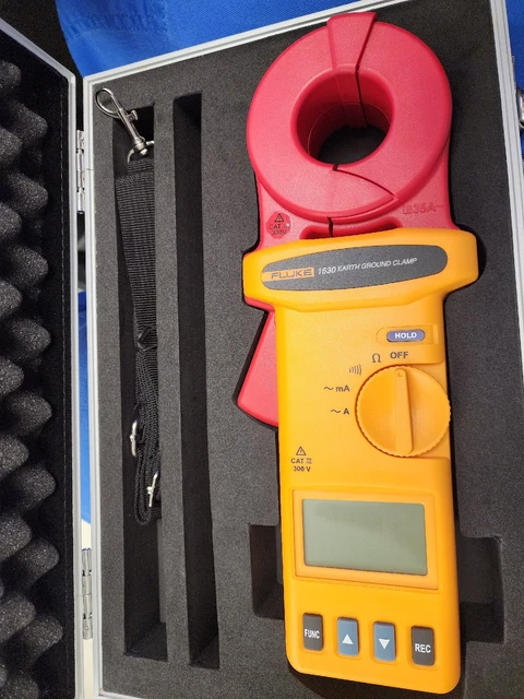 NEVER USED! Fluke 1630 Ground Resistance Meter KIT