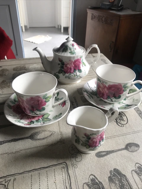 MAGNIFIQUE TÊTE  a TÊTE ROY KIRKHAM ENGLISH ROSE 1992 FINE BONE CHINA