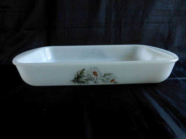 Saladier / Moule à soufflé en Arcopal modèle Narcisse