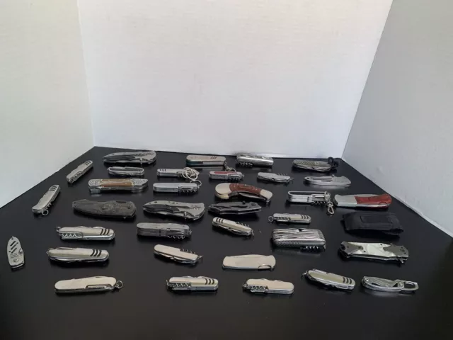 Huge Lot of 32 Unbranded And Promotional pocket knifes