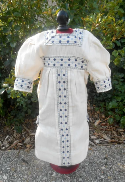 Belle robe ancienne poupée circa début 1900