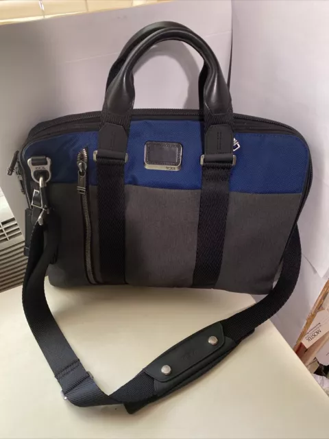 Tumi Alpha Bravo 232390NAE Mens Aviano NAVY GRAY BARELY USED