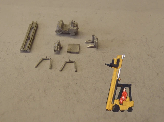 P&D Marsh N Gauge N Scale X68 Gas Powered Forklift Truck - Painted