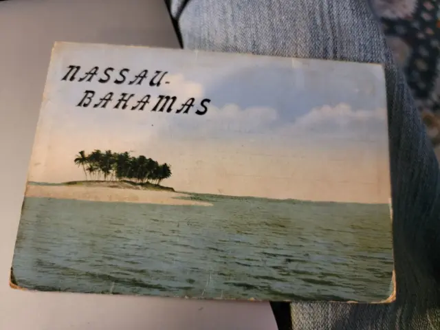 VTG  Earlier Nassau Bahamas Fold Out Souvenir Postcard Folder Complete 26 Views