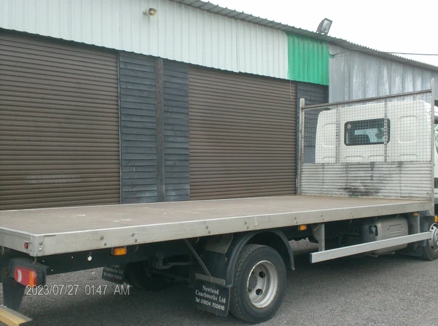 Flat body for a daf 7.5 ton