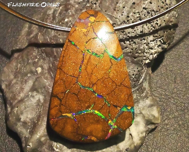 59,7ct ! Gemme Classe Roche Opale Pendentif Or / Vert/Rouge Fils Flashfire-Opals