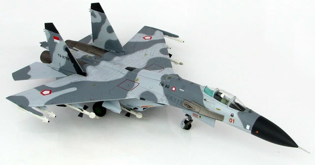 Trumpeter 01660 - Kit Modellismo Aereo Russo Su-27 Flanker B In Scala 1:72