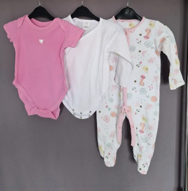 Pacchetto vestiti per bambine età 3-6 mesi. Usato. Condizioni perfette. 6