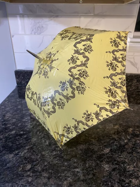 VINTAGE Vinyl Child's Umbrella Floral 17" open no rust Plastic Handle new