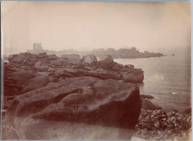 France, Ploumanach, Rochers de Saint Guirec  Vintage albumen print Tirage albu