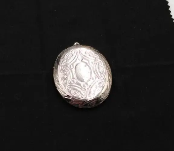 Stunning Silver Tone Scrolled 2" Locket Pendant Opens For Picture