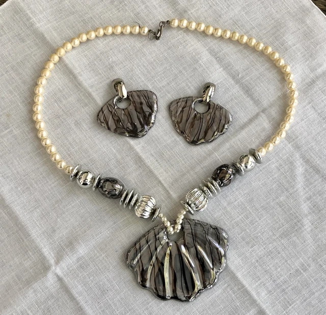 Vtg Set Necklace & Clip Earrings Gray Fan Shape Faux Pearls Lg Beads Statement