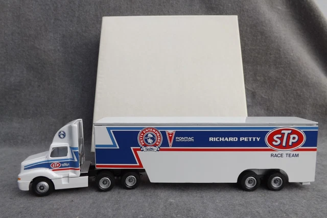 Camion Remorque Winross Richard Petty STP - Échelle 1:64 - Occasion - Collectible