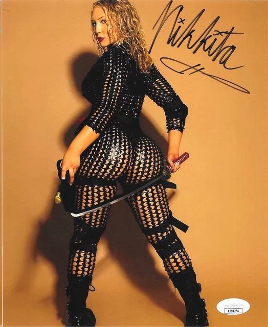 Nikkita Lyons Autograph 8x10 WWE NXT Wrestling Sensation Photo Signed JSA COA