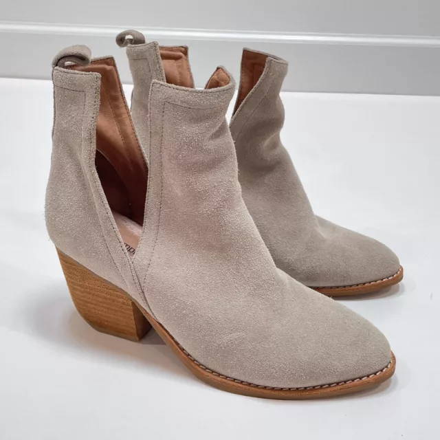 Jeffrey Campbell Ankle Boots Size 7.5 Orwell Bootie Gray Suede Leather Pointed