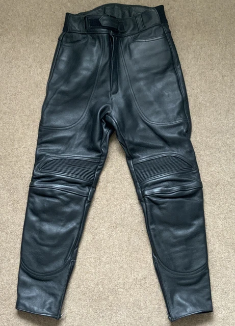 Triumph ""Triple Collection"" pantaloni in pelle vita 28-30 gamba interna 28 pollici.