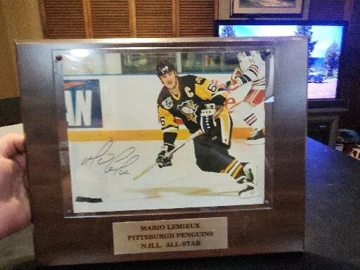 Mario LeMieux Signed Raised Hands in White 8x10 - Professionally Framed