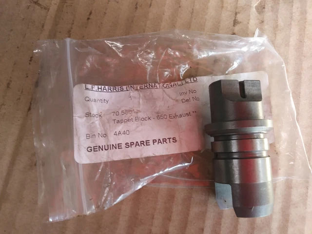 Triumph Tappet Guide Block E-5861 For TR6 T120 Bonneville 1965-67 - View #3