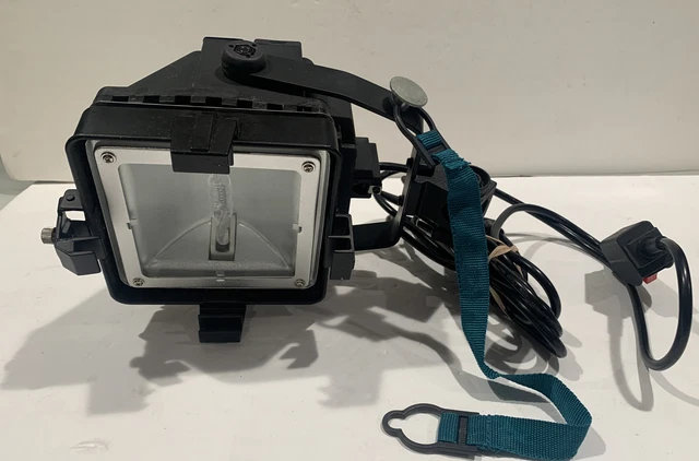 BRITEK -  Halo Flood Light Model H8059 - - 800/650P ￼