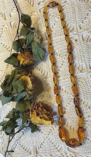 Collier Ancien En Ambre Baltique - Perles Partiellement Facettées, 84 Cm, 120 G (Occasion)