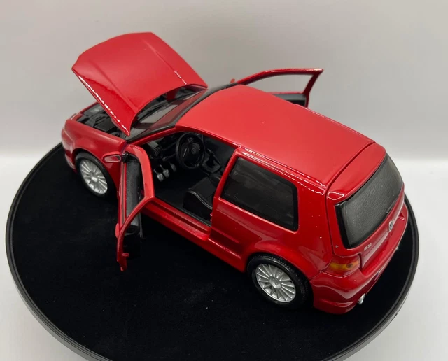 VW GOLF R32 mk4 in red, 124 scale diecast car model from Maisto, 31290R £32.00 PicClick UK