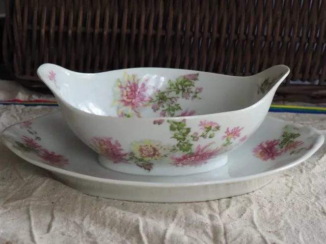 Sauciere A Talon En Porcelaine De Limoges Mg. Decor De Fleurs Rose. Tbe