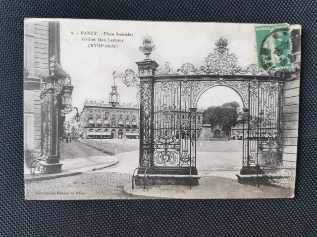 CPA 54 NANCY - Place Stanislas - Jean Lamour Grids