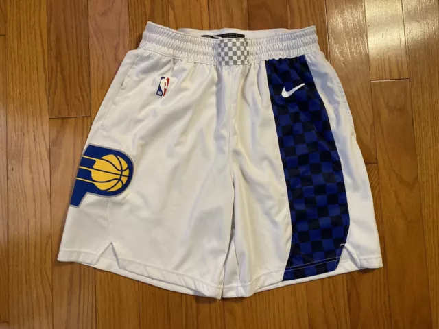 NIKE NBA CHICAGO BULLS CITY EDITION SWINGMAN SHORTS ANTHRACITE per €59,00