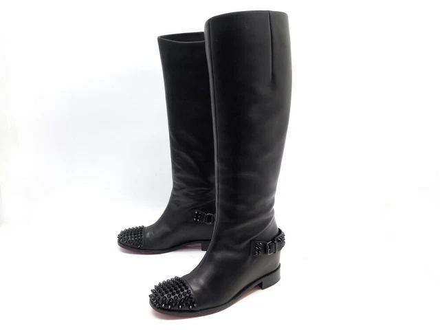 Chaussures Christian Louboutin Bottes Egoutina Flat Spikes 39 Cuir Boots 1495€