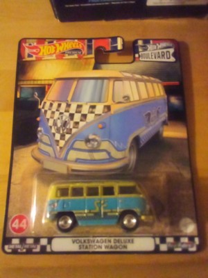 Volkswagen station deluxe