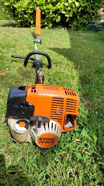 Image of Black & Decker GT250 hedge trimmer on eBay website