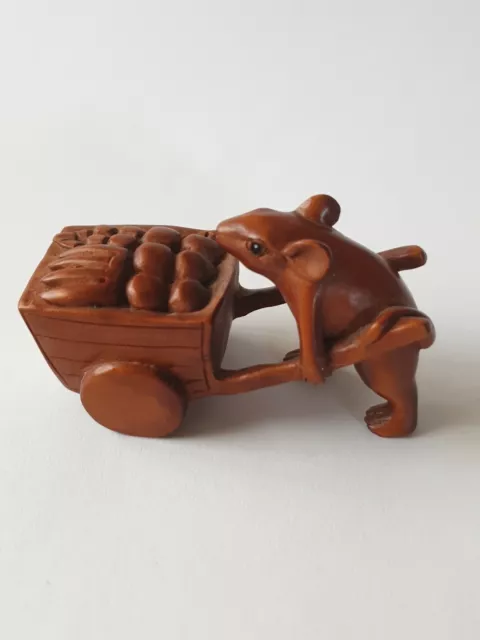 Netsuke Aus Holz. Ratte oder  Maus Mit handkaren Wagen.