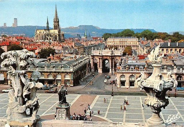 NANCY - L'église  Saint-Epvre - statue du Roi de Pologne - place Stanislas