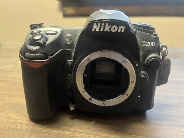 For parts only - Nikon D200 10.2 MP Digital SLR Camera (Body Only) - sold as is