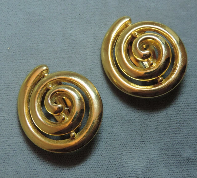 Boucle D'Oreille à Clipse Ancienne – Argentée, Occasion, Style Vintage