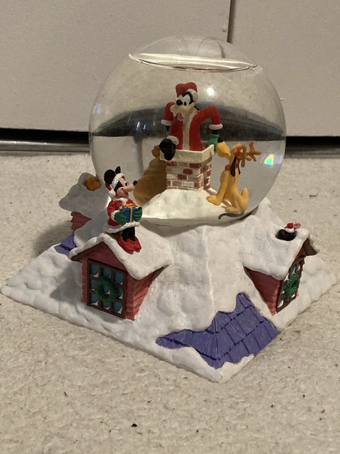 WALT DISNEY ROOFTOP Santas "We Wish You A Merry Christmas" Musical Snow ...