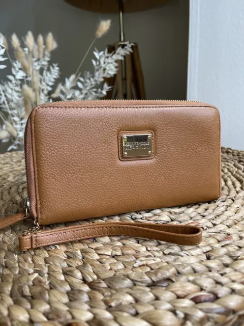 Kenneth Cole Reaction tan genuine leather purse wallet wristlet