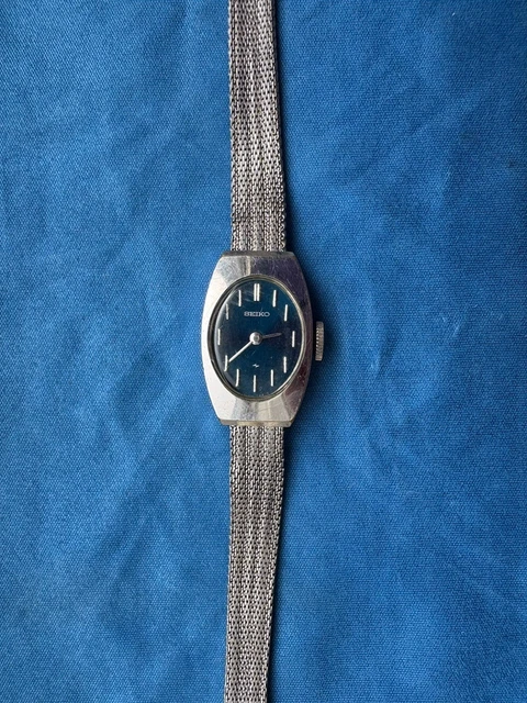 SEIKO LADIES VINTAGE Manual Wind Watch 17J Blue Dial Oval 11  display picture 1