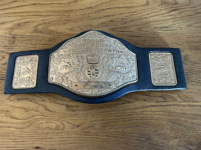 WCW World Heavyweight Championship Wrestling Belt 1998 Manley Toy Quest