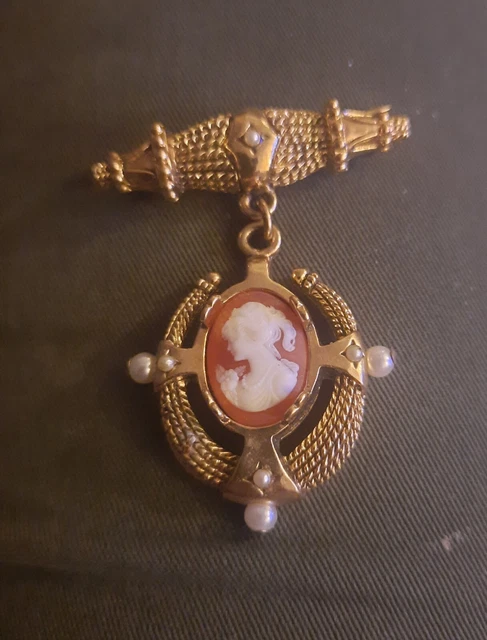 Beau Camee Ancien  Sur Broche .