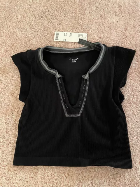 NWT Out From Under "Go For Gold" Seamless Stretch Crop Top Black M/LG