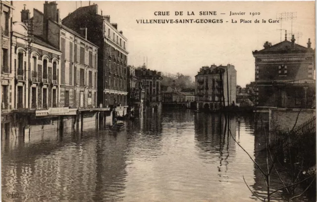 CPA Villeneuve Saint-Georges - La Place de la Gare (275364)